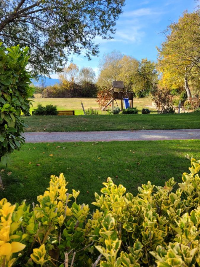 Guesthouse Green Fields Garmen Exterior photo